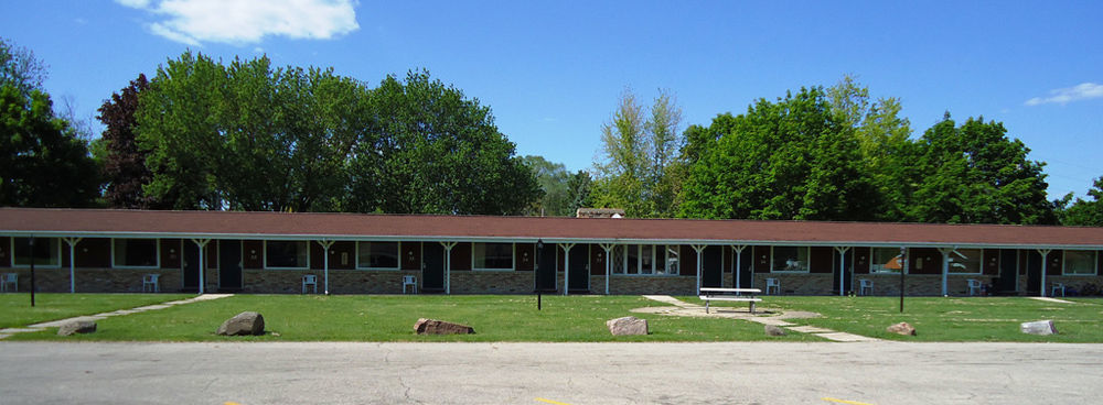 Spinning Wheel Motel Baraboo Exteriör bild