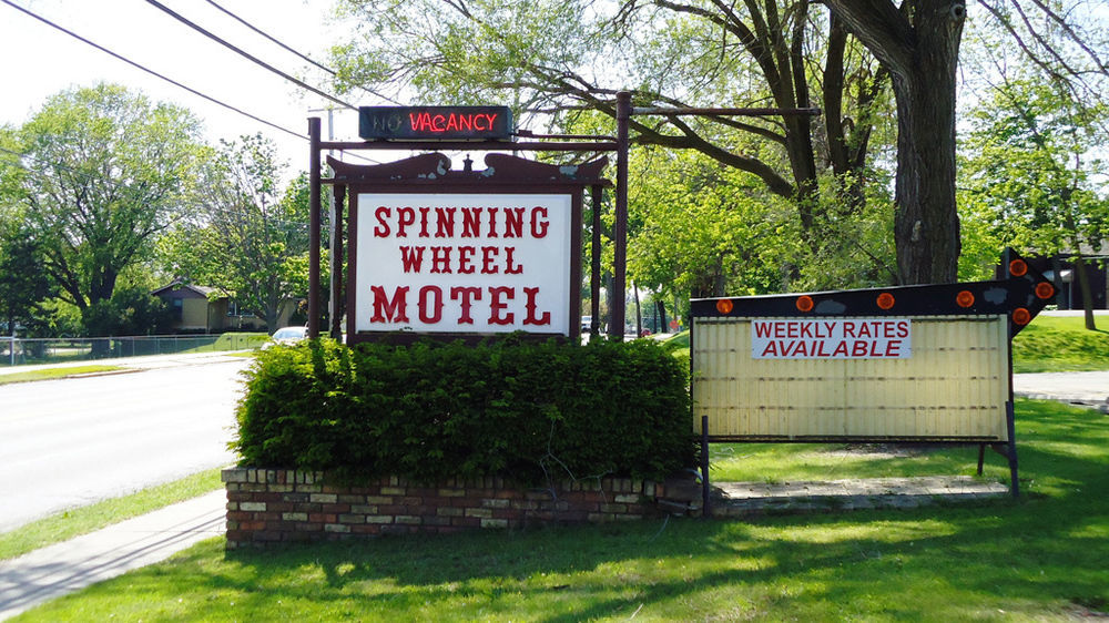 Spinning Wheel Motel Baraboo Exteriör bild