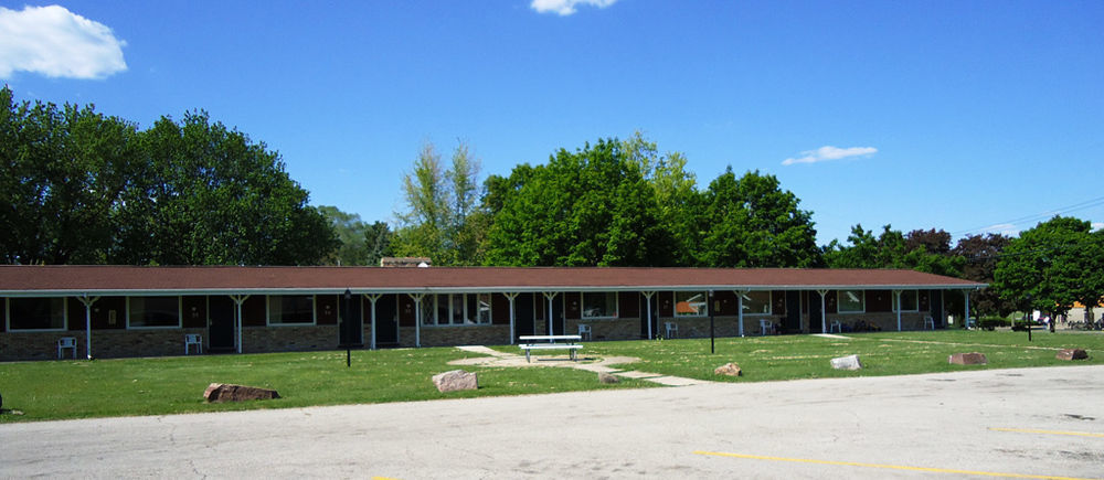 Spinning Wheel Motel Baraboo Exteriör bild